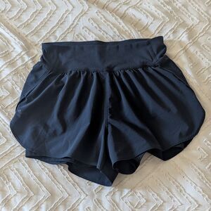 Under Armour Women's Medium Black 2-in-1 Running Shorts Ruched Ruffle Liner EUC